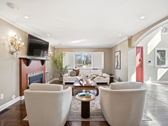 525 S Downing Street, Denver, CO 80209