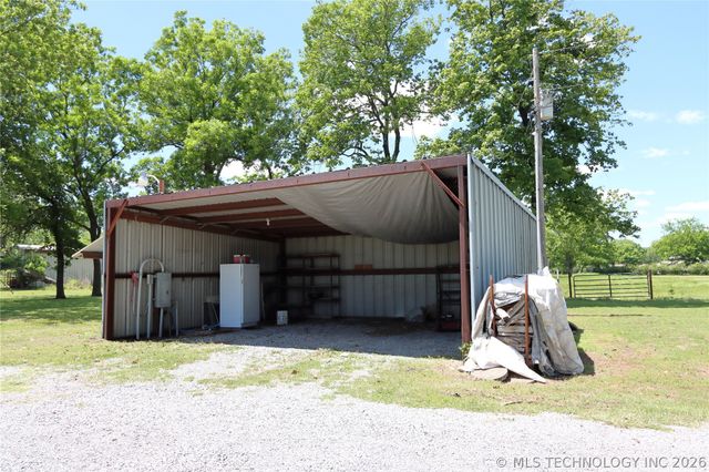 32632 E 710 Road, Wagoner, OK 74467