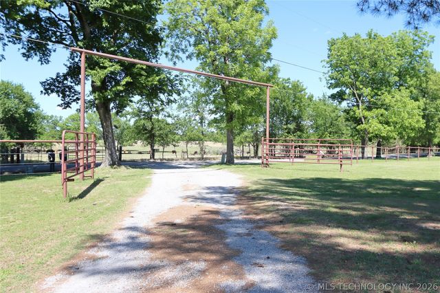 32632 E 710 Road, Wagoner, OK 74467