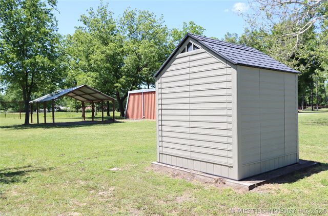 32632 E 710 Road, Wagoner, OK 74467
