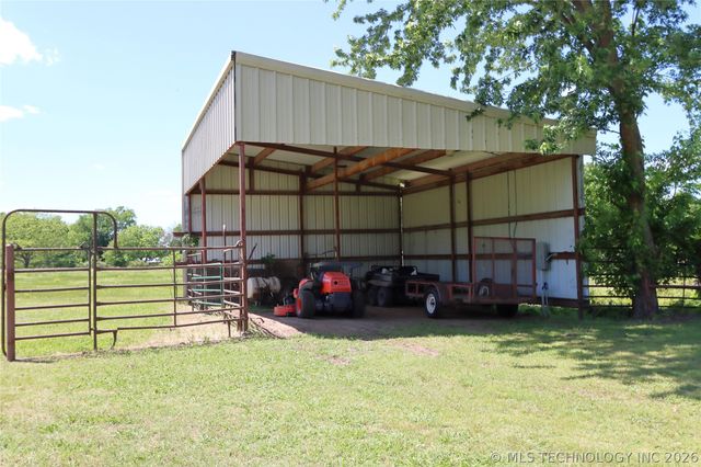 32632 E 710 Road, Wagoner, OK 74467