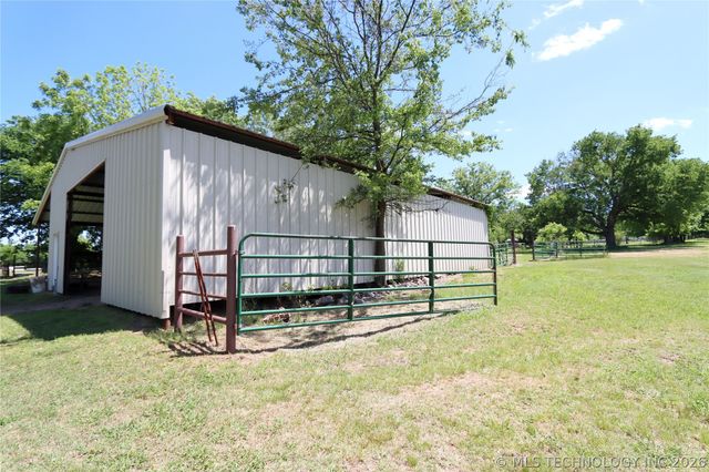 32632 E 710 Road, Wagoner, OK 74467