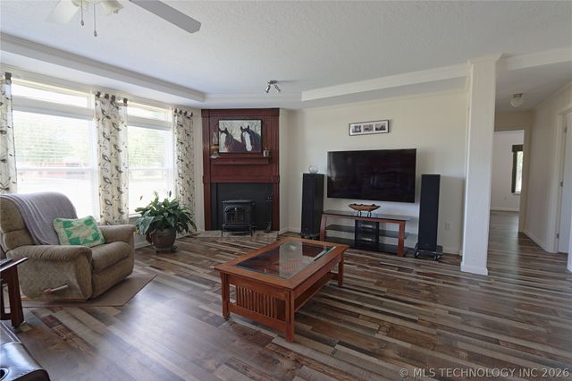 32632 E 710 Road, Wagoner, OK 74467