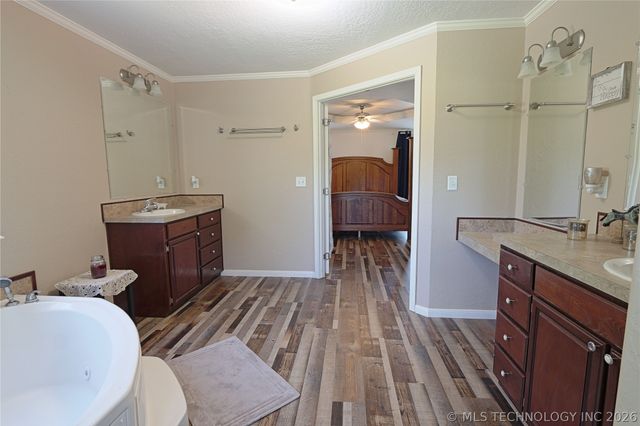 32632 E 710 Road, Wagoner, OK 74467