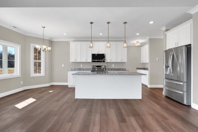 249 Lookout Dr, Winchester, TN 37398