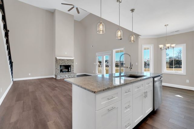 249 Lookout Dr, Winchester, TN 37398