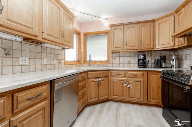 270 E Sterns Road, Temperance, MI 48182