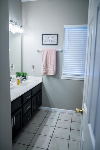1906 160th Terrace, Basehor, KS 66007