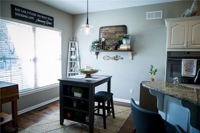 1906 160th Terrace, Basehor, KS 66007