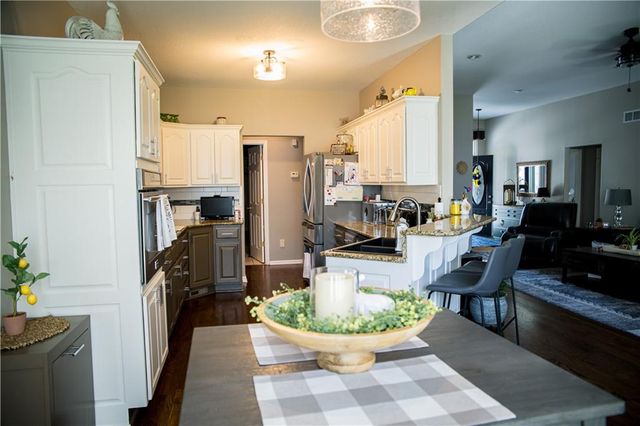 1906 160th Terrace, Basehor, KS 66007