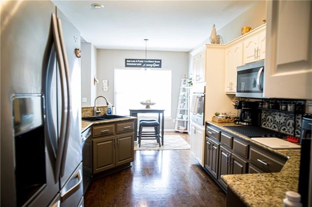 1906 160th Terrace, Basehor, KS 66007