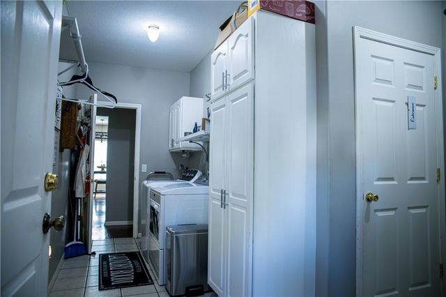 1906 160th Terrace, Basehor, KS 66007