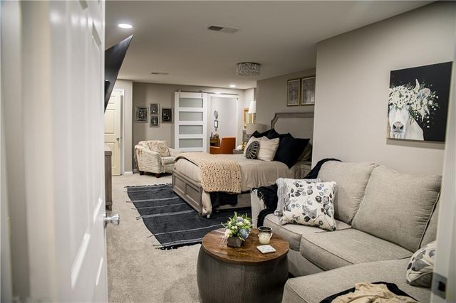 1906 160th Terrace, Basehor, KS 66007
