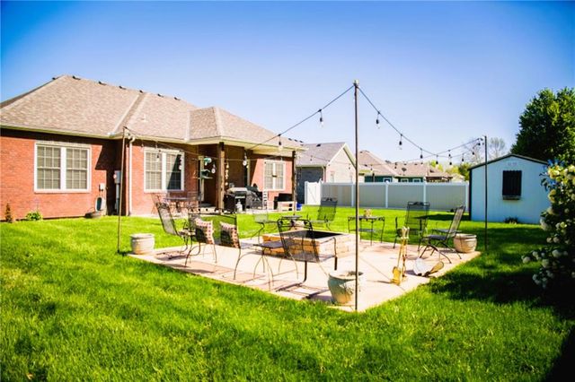 1906 160th Terrace, Basehor, KS 66007