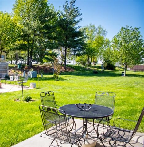 1906 160th Terrace, Basehor, KS 66007