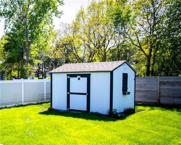 1906 160th Terrace, Basehor, KS 66007