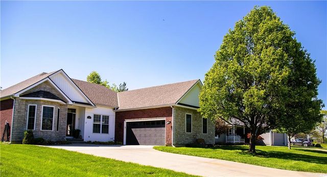 1906 160th Terrace, Basehor, KS 66007