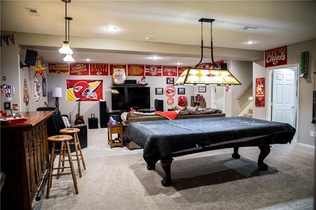 1906 160th Terrace, Basehor, KS 66007