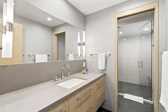 2110 Avenida De La Playa C, La Jolla, CA 92037