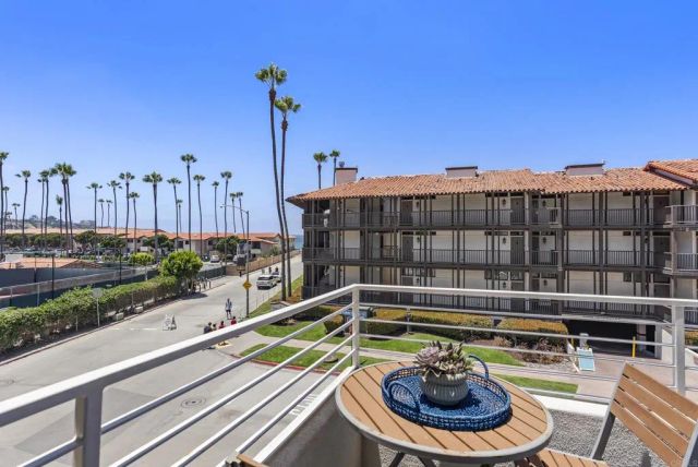 2110 Avenida De La Playa C, La Jolla, CA 92037