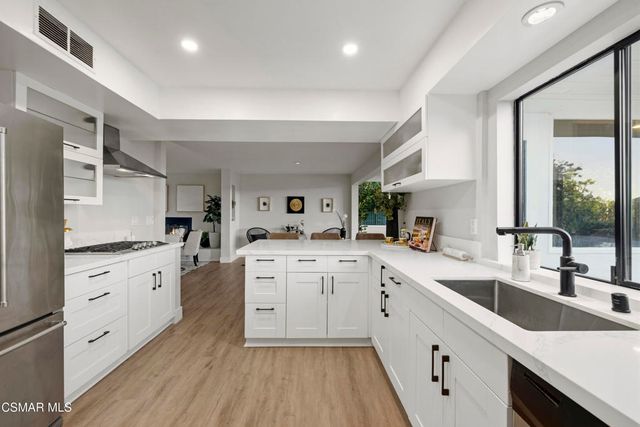 23310 Aetna Street, Woodland Hills, CA 91367