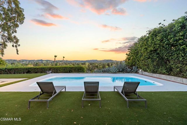 23310 Aetna Street, Woodland Hills, CA 91367