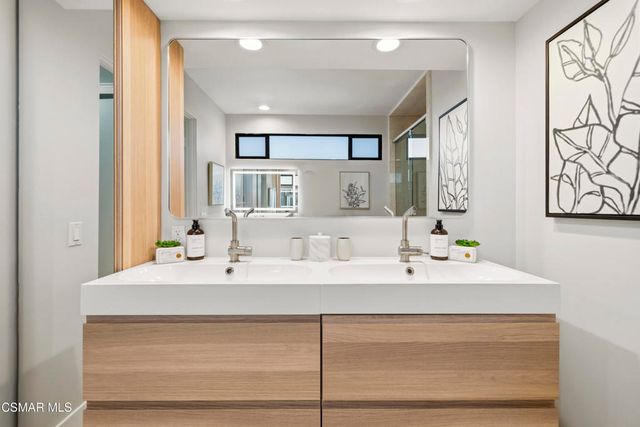 23310 Aetna Street, Woodland Hills, CA 91367
