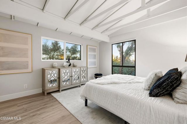 23310 Aetna Street, Woodland Hills, CA 91367