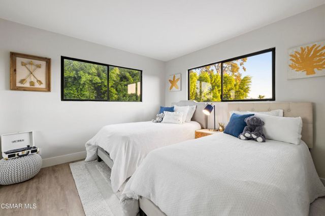 23310 Aetna Street, Woodland Hills, CA 91367