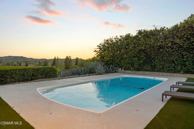 23310 Aetna Street, Woodland Hills, CA 91367