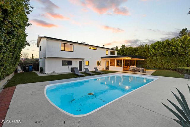23310 Aetna Street, Woodland Hills, CA 91367
