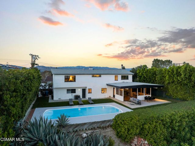 23310 Aetna Street, Woodland Hills, CA 91367
