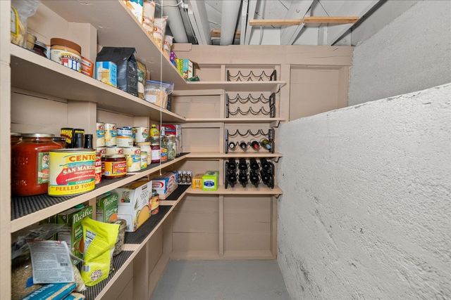 2810 W Fairview Ave, Spokane, WA 99205