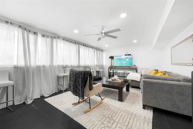 4131 NW 99th Avenue, Coral Springs, FL 33065