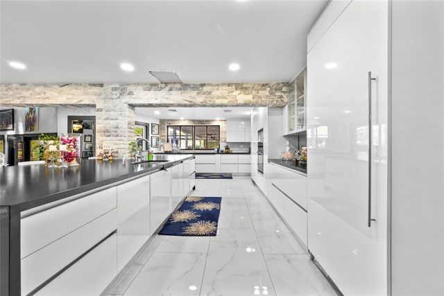 4131 NW 99th Avenue, Coral Springs, FL 33065