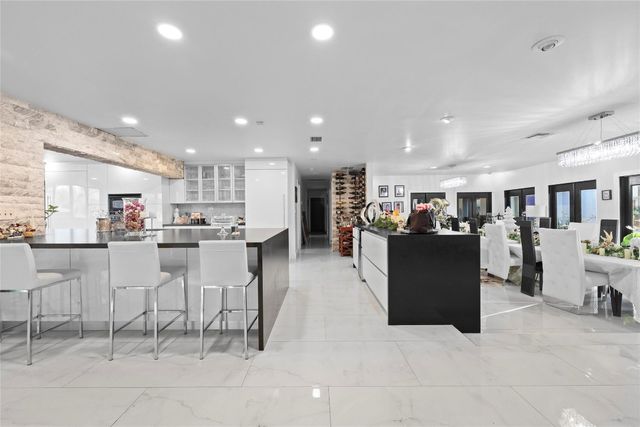 4131 NW 99th Avenue, Coral Springs, FL 33065