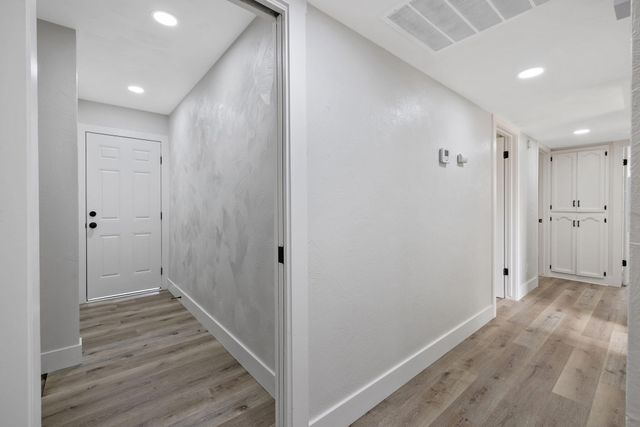 1010 W Seeger, Visalia, CA 93277