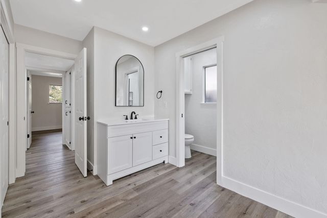 1010 W Seeger, Visalia, CA 93277