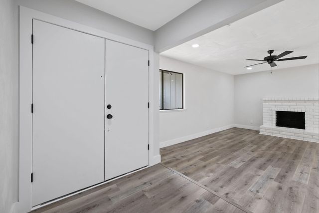 1010 W Seeger, Visalia, CA 93277