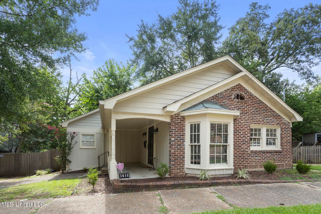 1710 Pine Street, Jackson, MS 39202