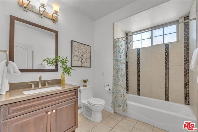 4805 Bellflower Avenue 203, North Hollywood (los Angeles), CA 91601