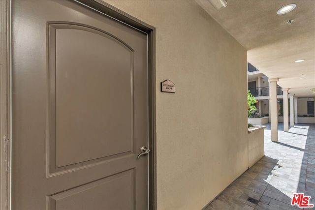 4805 Bellflower Avenue 203, North Hollywood (los Angeles), CA 91601
