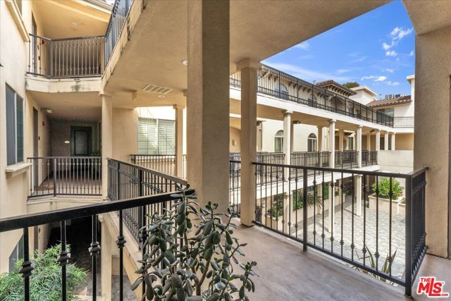 4805 Bellflower Avenue 203, North Hollywood (los Angeles), CA 91601