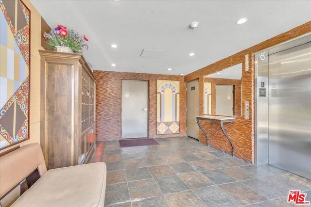 4805 Bellflower Avenue 203, North Hollywood (los Angeles), CA 91601