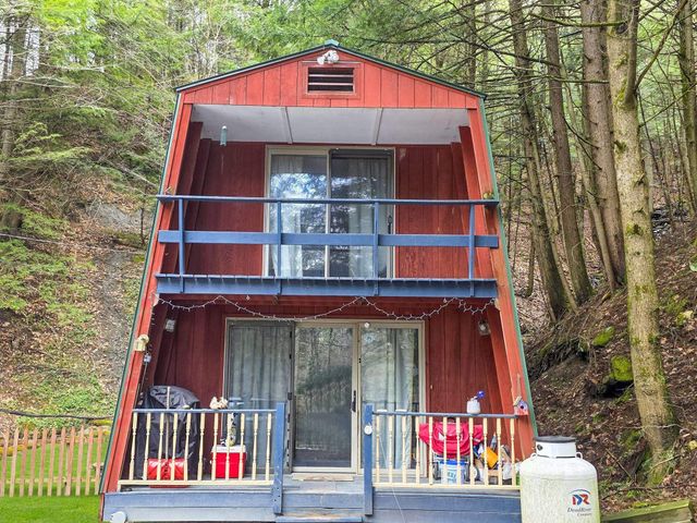 389 Dothan Road, Hartford, VT 05001