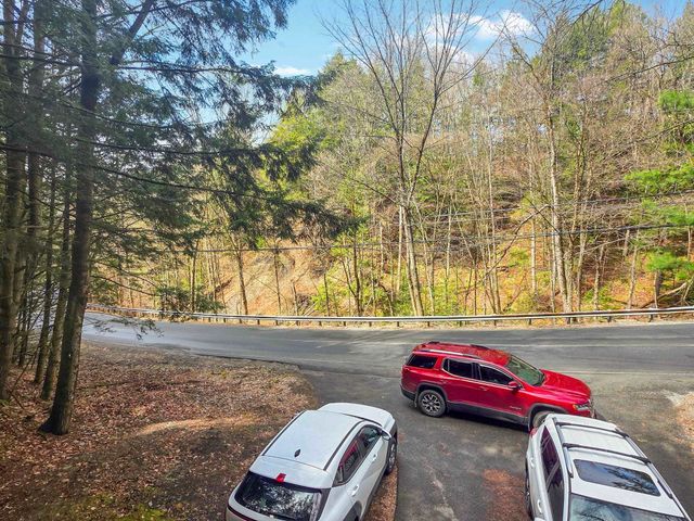 389 Dothan Road, Hartford, VT 05001