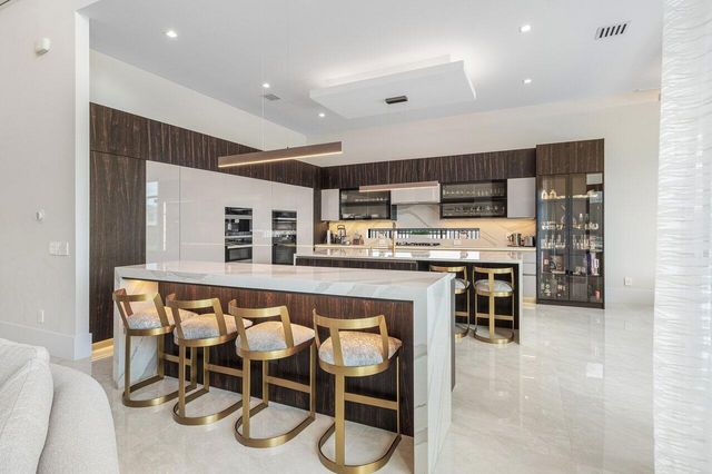 9625 Vescovato Way, Boca Raton, FL 33496