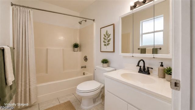 419 SE 15th ST, Cape Coral, FL 33990