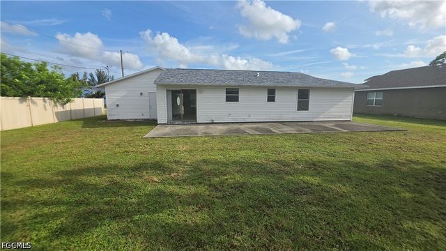 419 SE 15th ST, Cape Coral, FL 33990