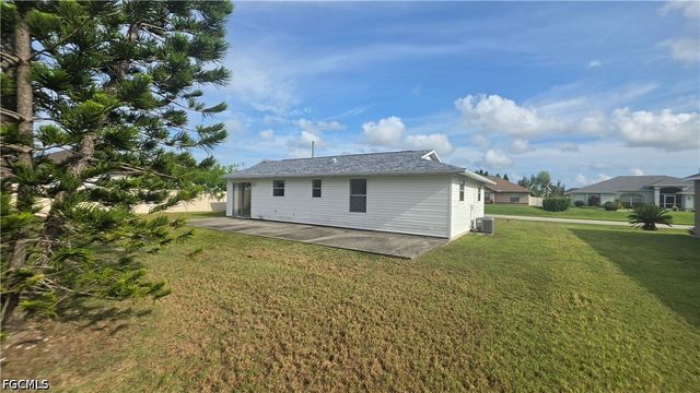 419 SE 15th ST, Cape Coral, FL 33990